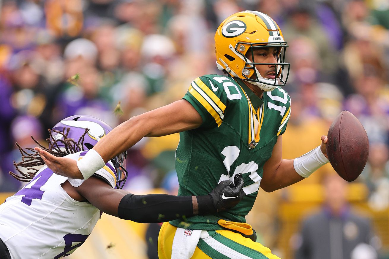 Minnesota Vikings v Green Bay Packers