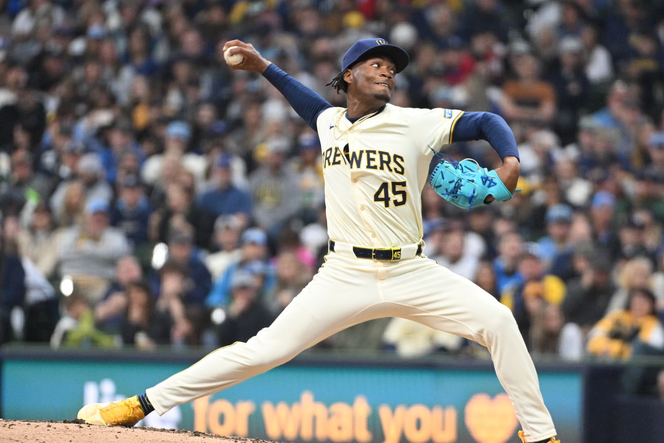 MLB: New York Yankees at Milwaukee Brewers