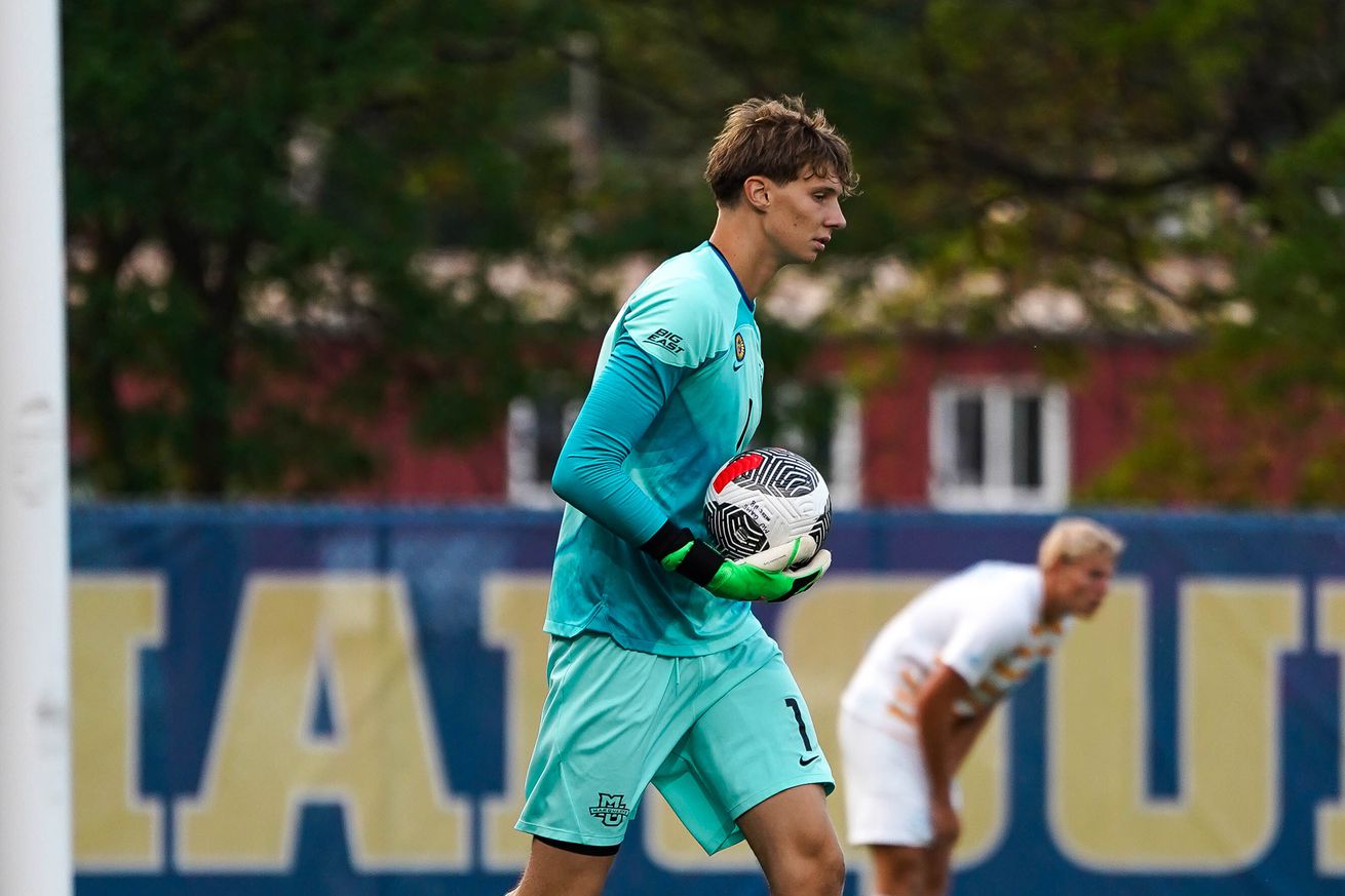 Marquette men’s soccer goalkeeper Marten Brink