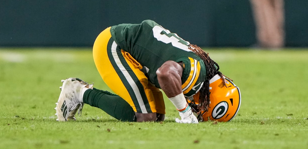 aaron jones mcl injury