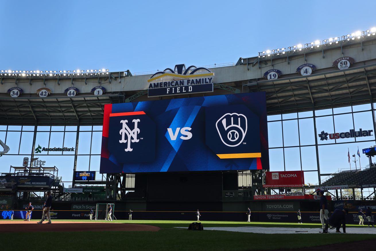 Wild Card Series - New York Mets v Milwaukee Brewers - Game 1