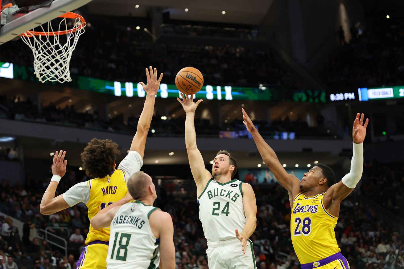 Los Angeles Lakers v Milwaukee Bucks