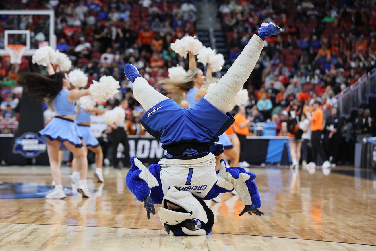 The Creighton Bluejays mascot, Billy Bluejay, dances during the first half in the Sweet 16 round of the NCAA Men’s Basketball Tournament at KFC YUM! Center on March 24, 2023 in Louisville, Kentucky.