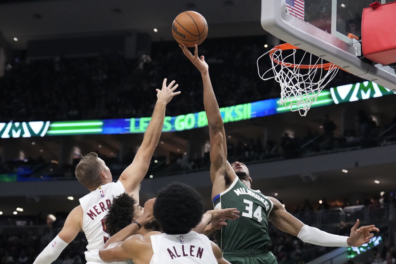 NBA: Cleveland Cavaliers at Milwaukee Bucks