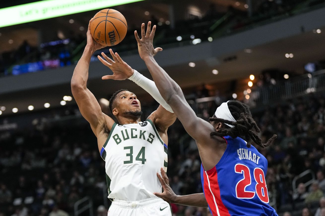 NBA: Detroit Pistons at Milwaukee Bucks