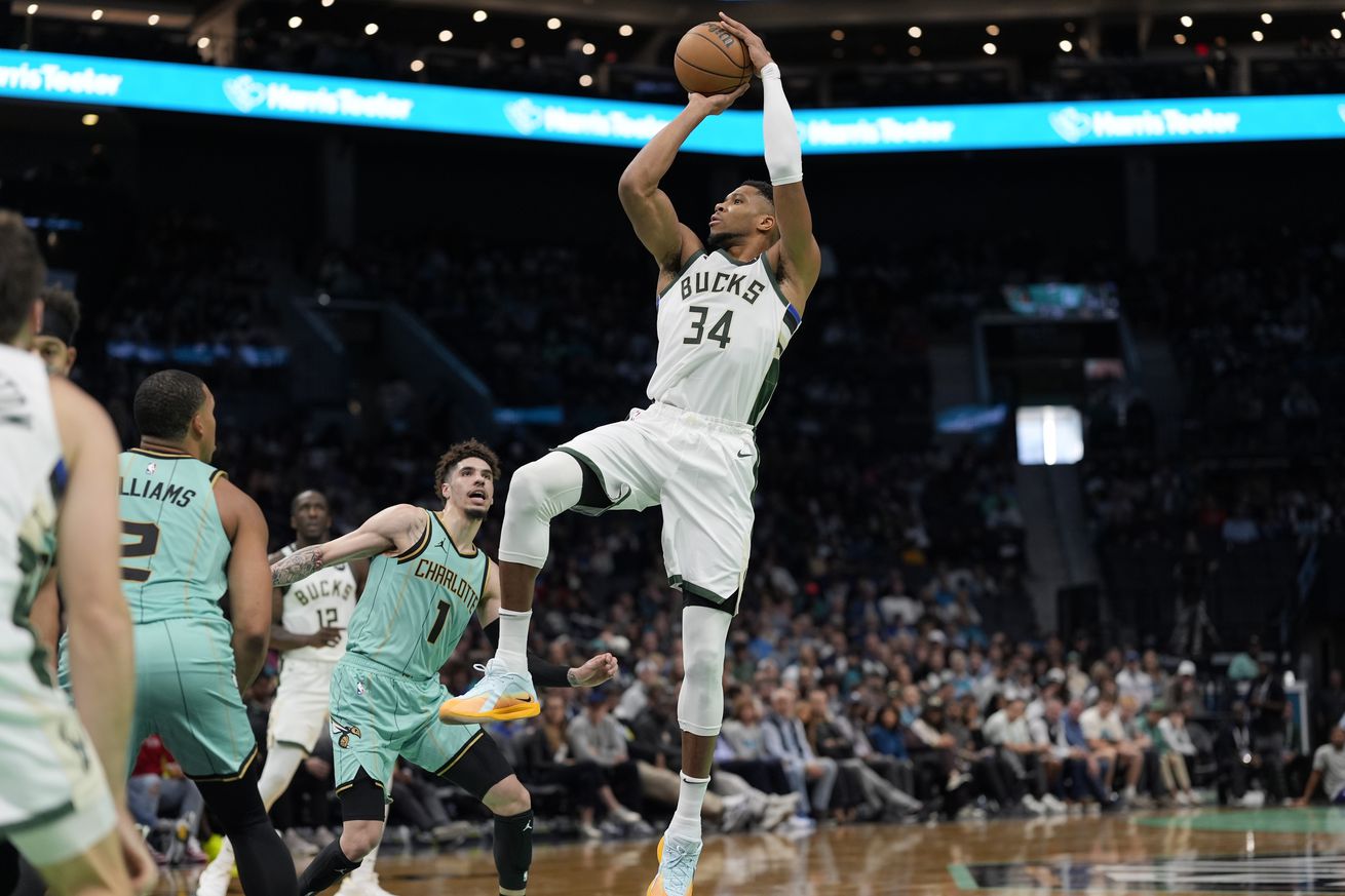 NBA: Milwaukee Bucks at Charlotte Hornets