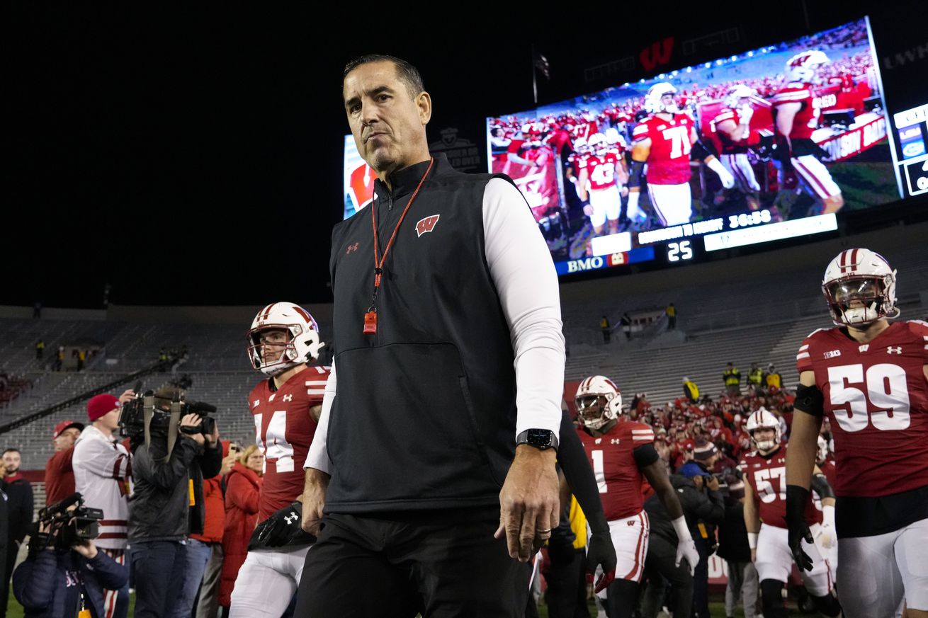 NCAA Football: Oregon at Wisconsin