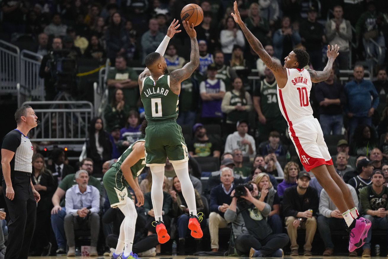 NBA: Houston Rockets at Milwaukee Bucks