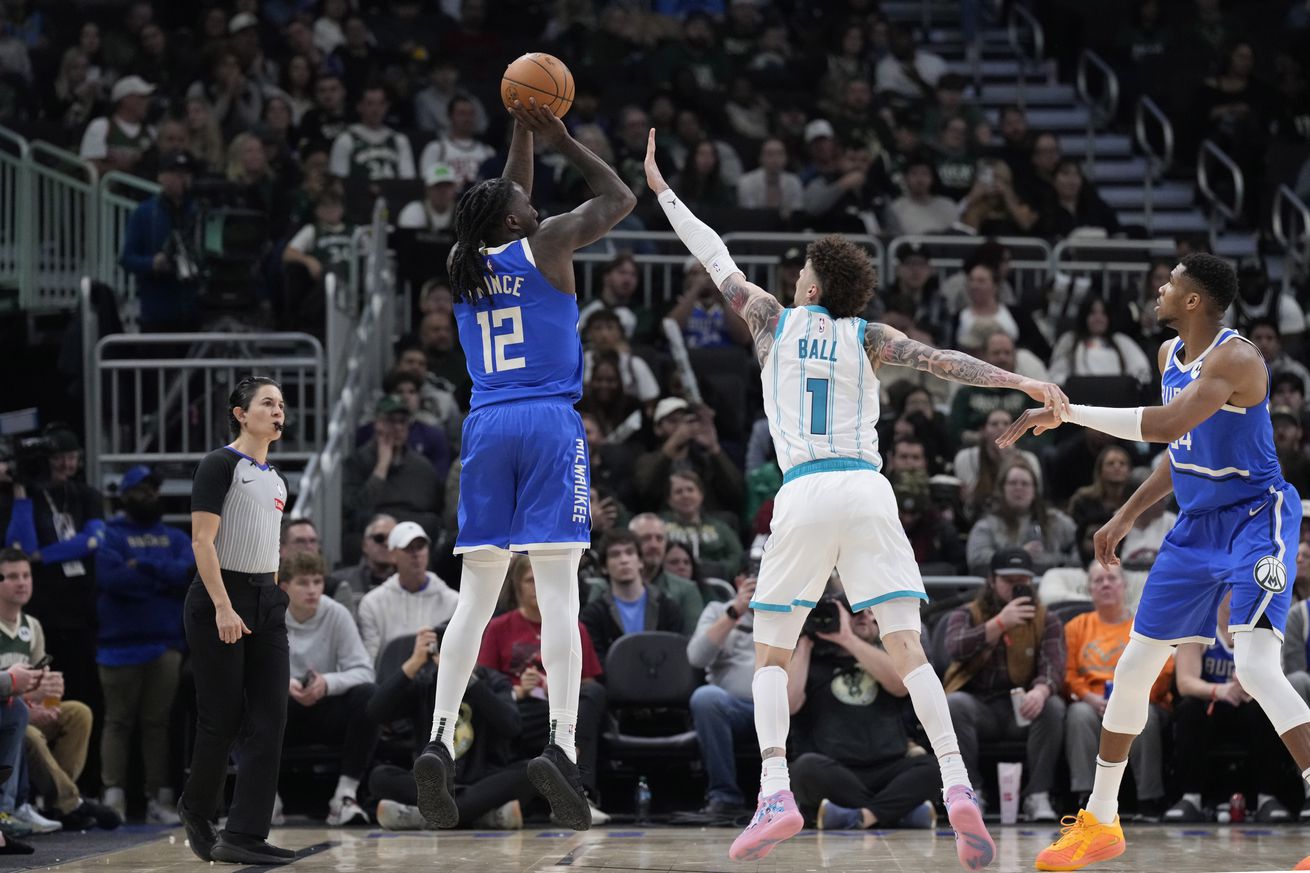 NBA: Charlotte Hornets at Milwaukee Bucks