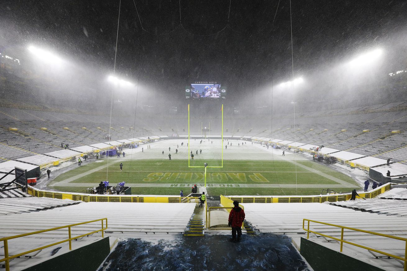 Tennessee Titans v Green Bay Packers