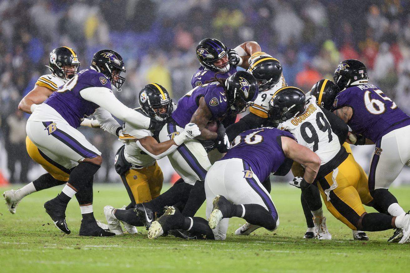 Pittsburgh Steelers v Baltimore Ravens