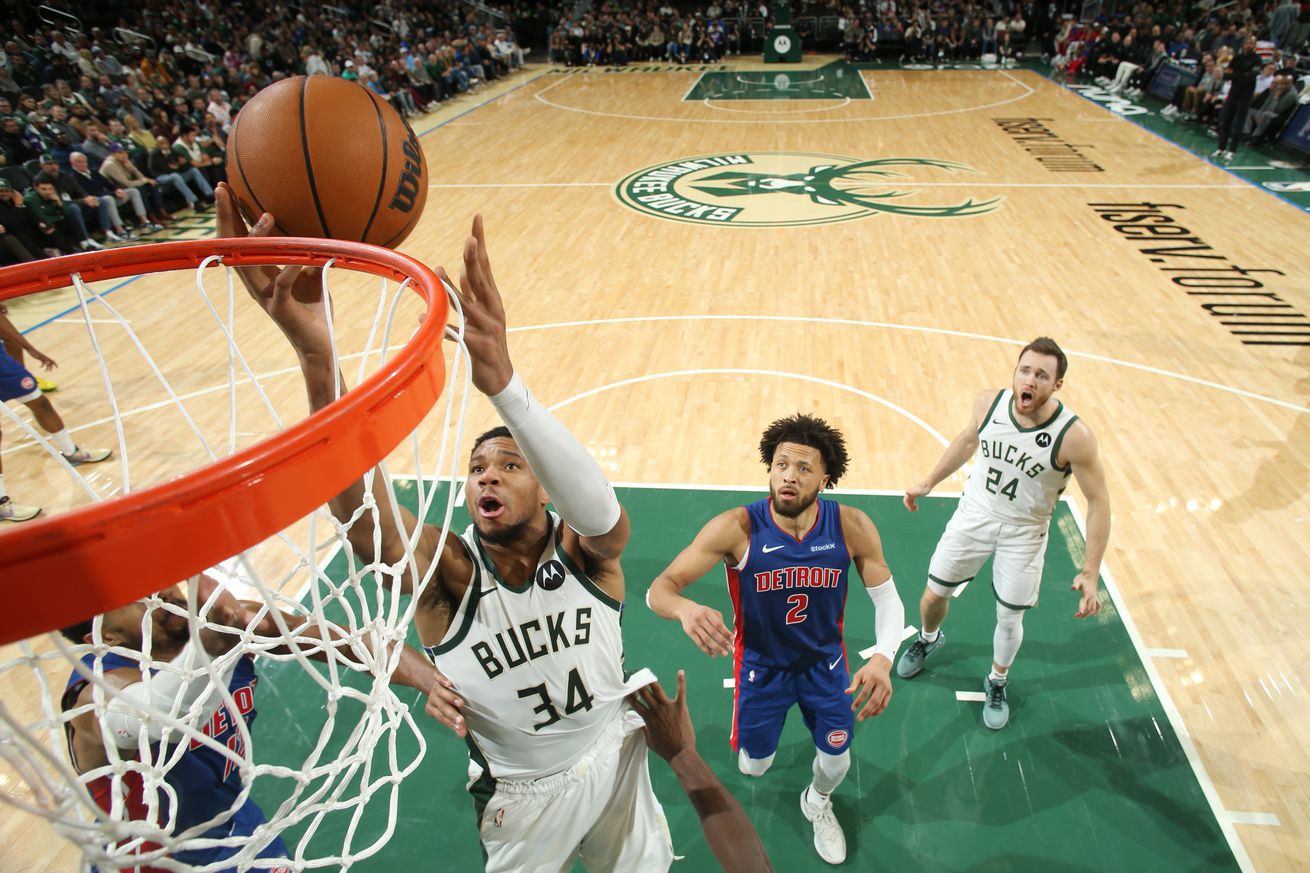 Detroit Pistons v Milwaukee Bucks