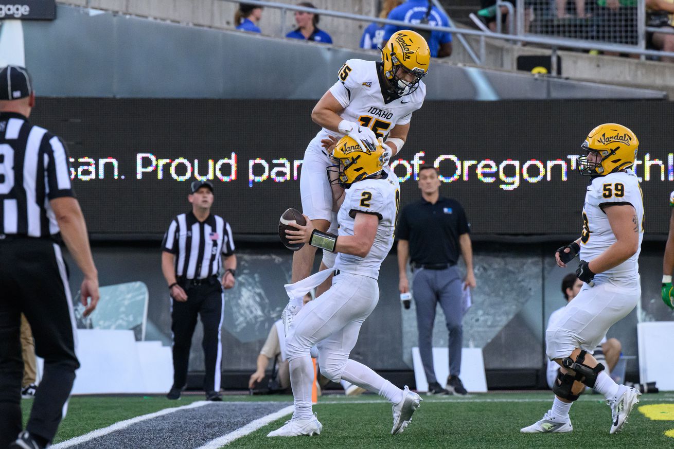 NCAA Football: Idaho at Oregon