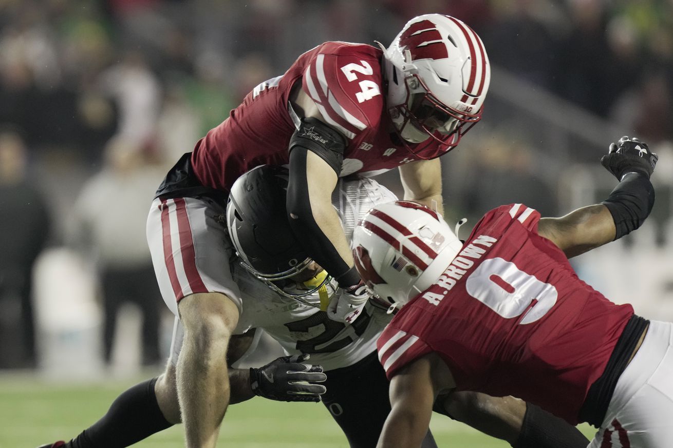 NCAA Football: Oregon at Wisconsin