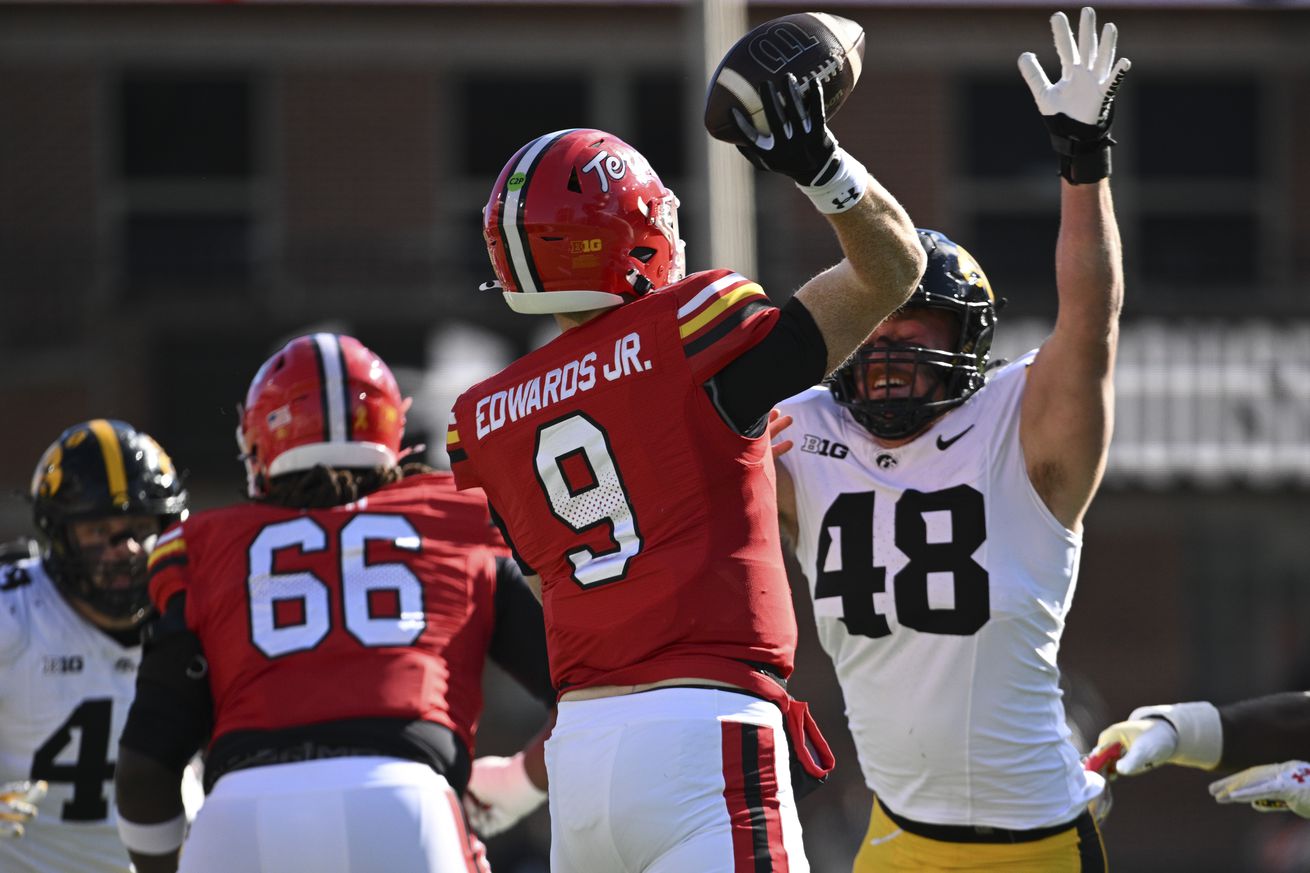 NCAA Football: Iowa at Maryland