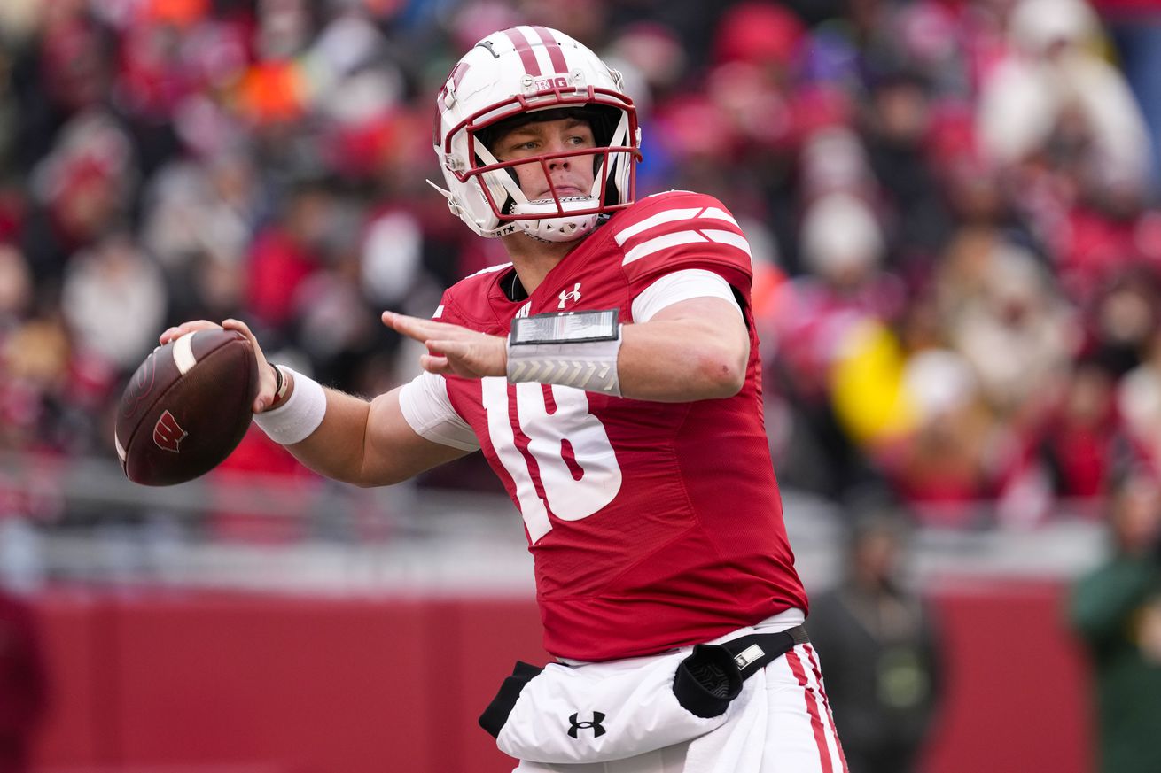 NCAA Football: Minnesota at Wisconsin