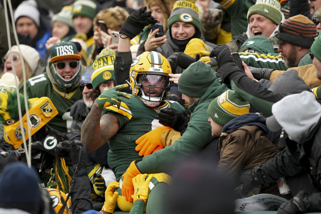 Chicago Bears v Green Bay Packers