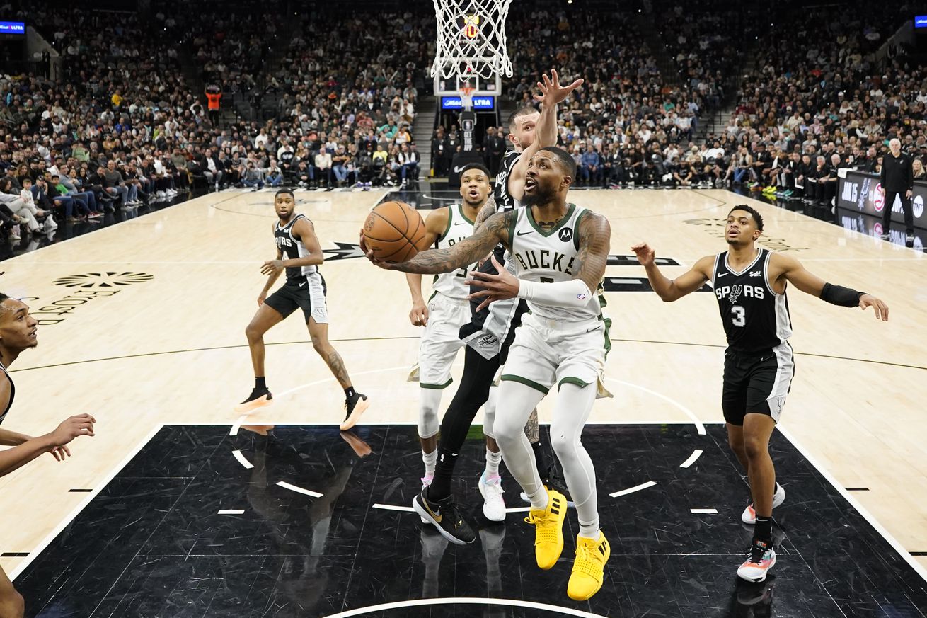 NBA: Milwaukee Bucks at San Antonio Spurs