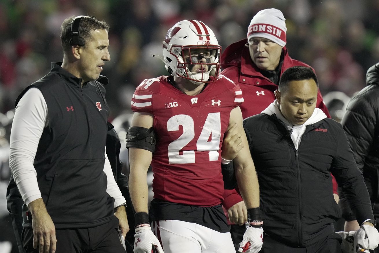 NCAA Football: Oregon at Wisconsin