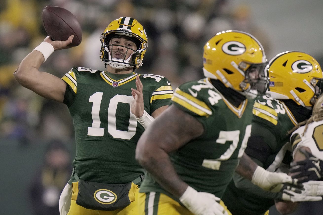 NFL: New Orleans Saints at Green Bay Packers