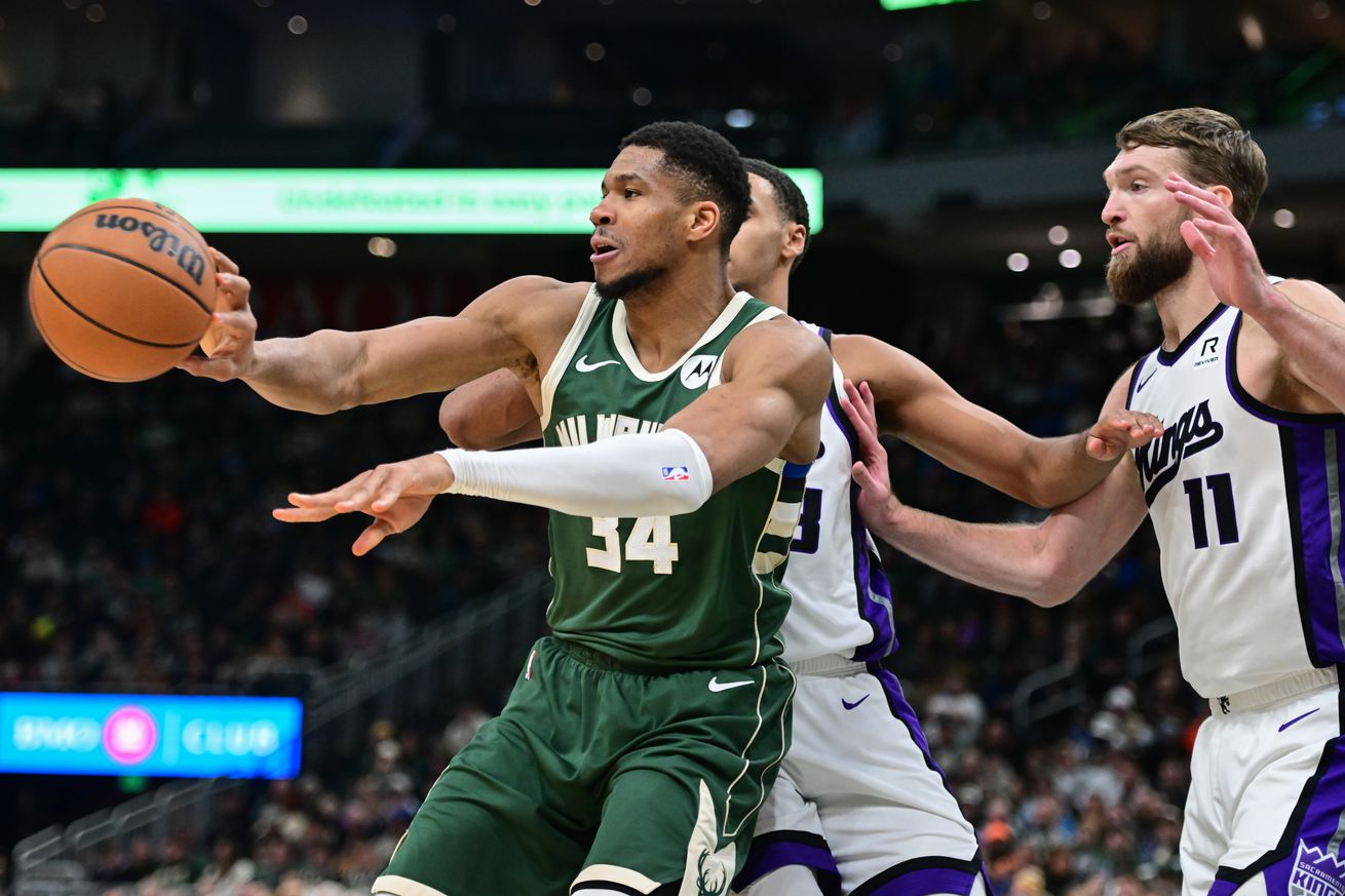 NBA: Sacramento Kings at Milwaukee Bucks