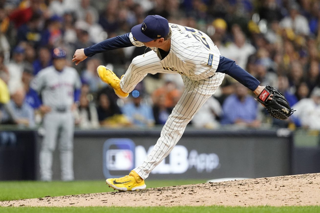 Wild Card Series - New York Mets v. Milwaukee Brewers - Game Three