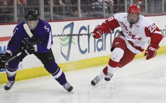 Jordy Murray is the second Badger to leave early for the professional game as Jake Gardiner signed a contract with the Maple Leafs.